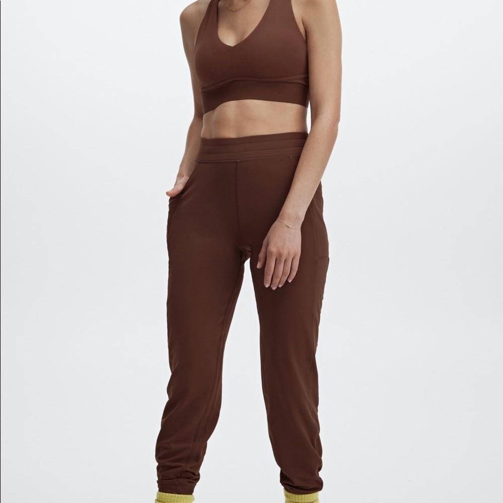 Fabletics All Day Every Day Bra(S) & On-The-Go Cold Weather Jogger(XS)